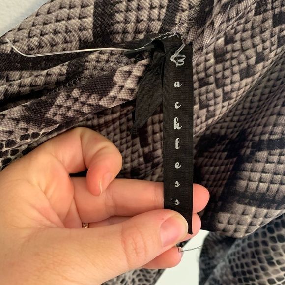 [Backless] Black/Gray Python Print Dress - Small - Picture 3 of 5